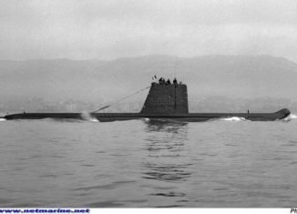 Le sous-marin Argonaute en rade de Toulon (16 octobre 1973 - Photo Jean Guiglini)