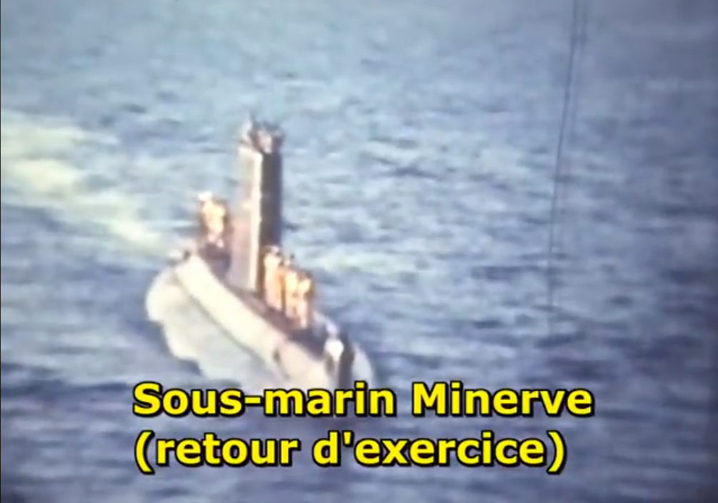 sous-marin minerve de retour d'exercice