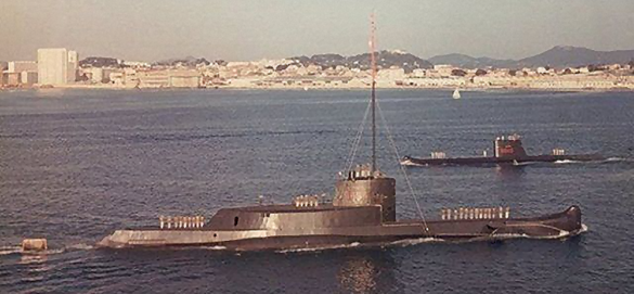 Le Gymnote en rade de Toulon.